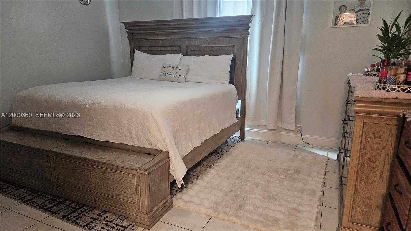 A12000360 Property Photo 5