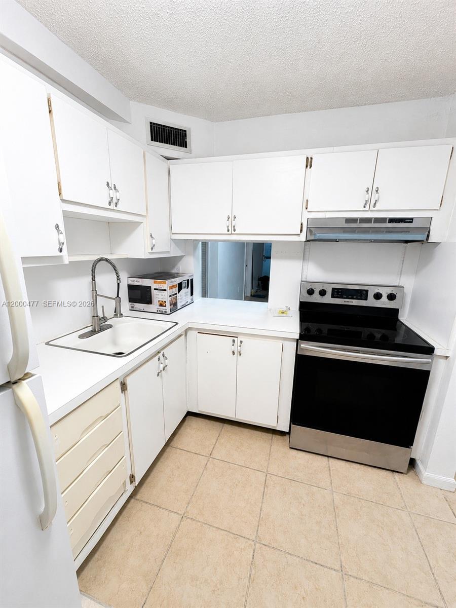 1601 Ne Miami Gardens Drive 103 Property Photo 11