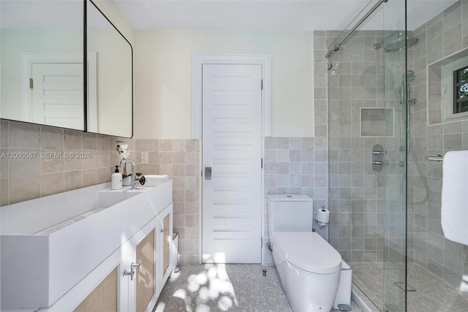 909 Roderigo Avenue Property Photo 29