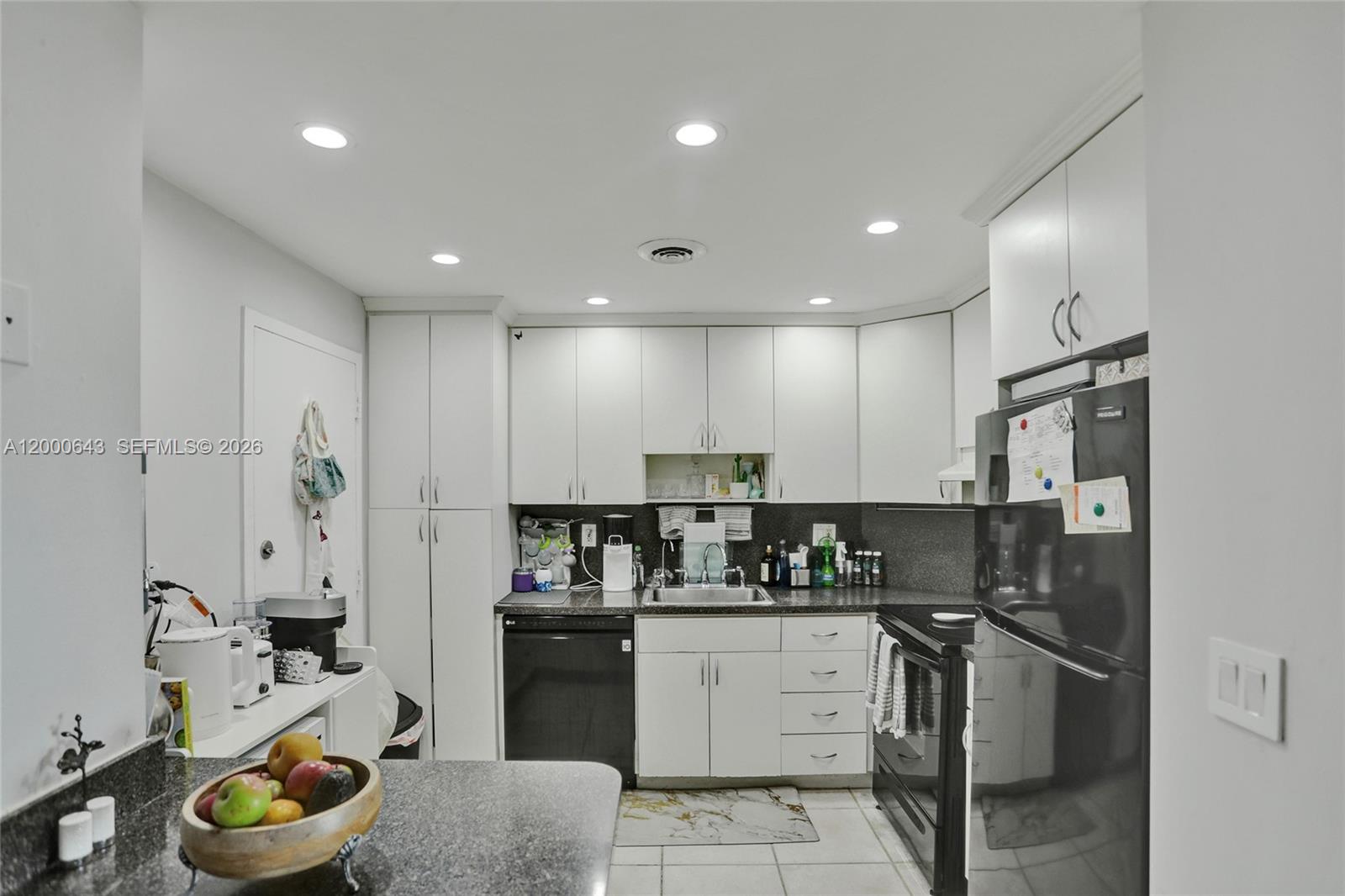 300 Bayview Drive Ph10 Property Photo 14