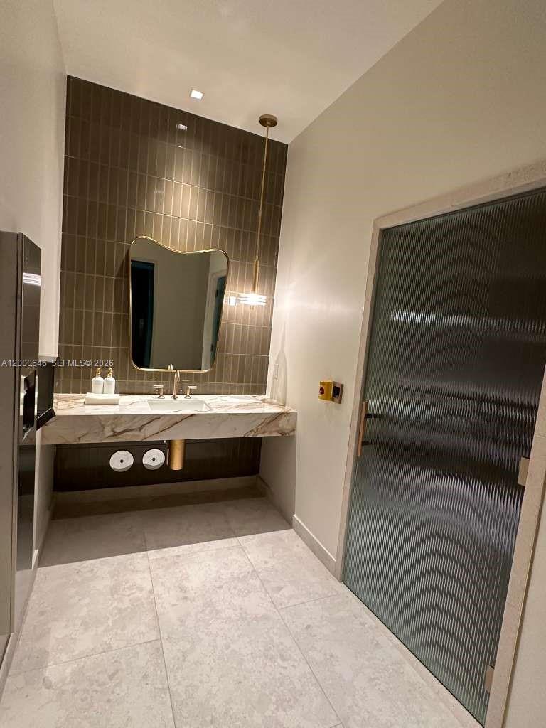 77 Se 5th Street 2013 Property Photo 21