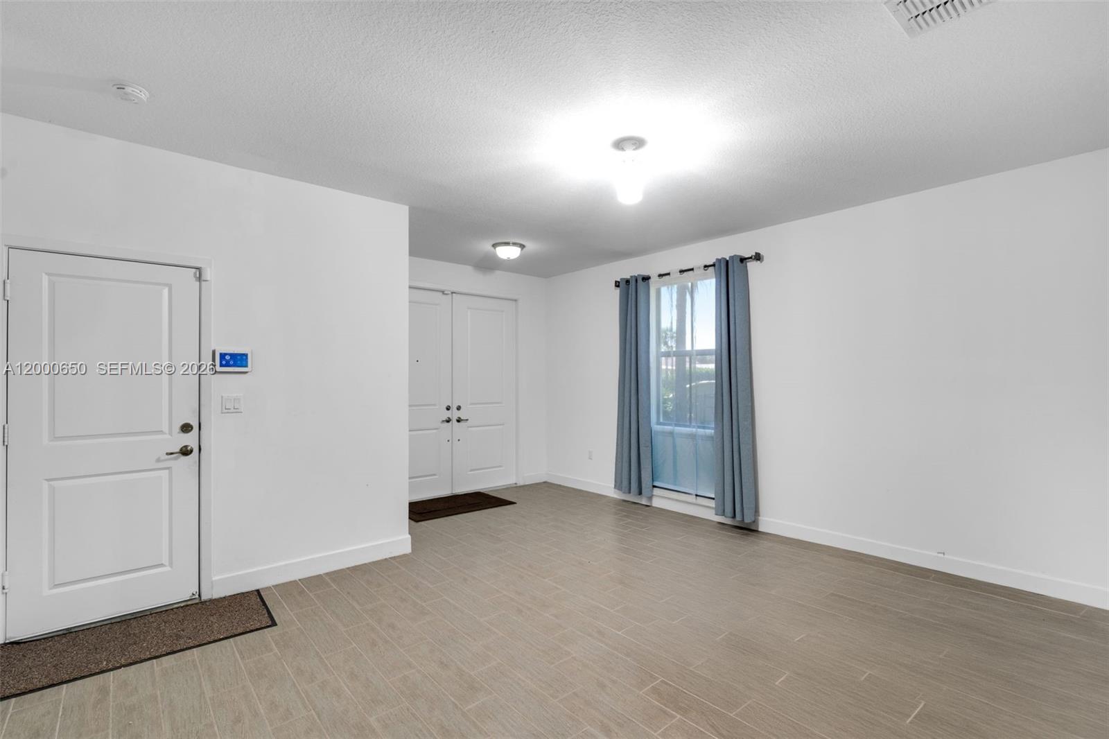 5113 Nw 52nd Street Property Photo 5