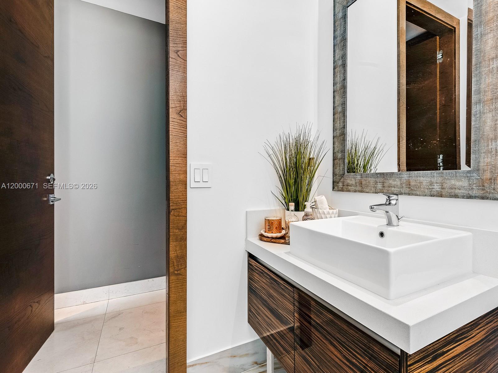 1100 Biscayne Boulevard 2105 Property Photo 8
