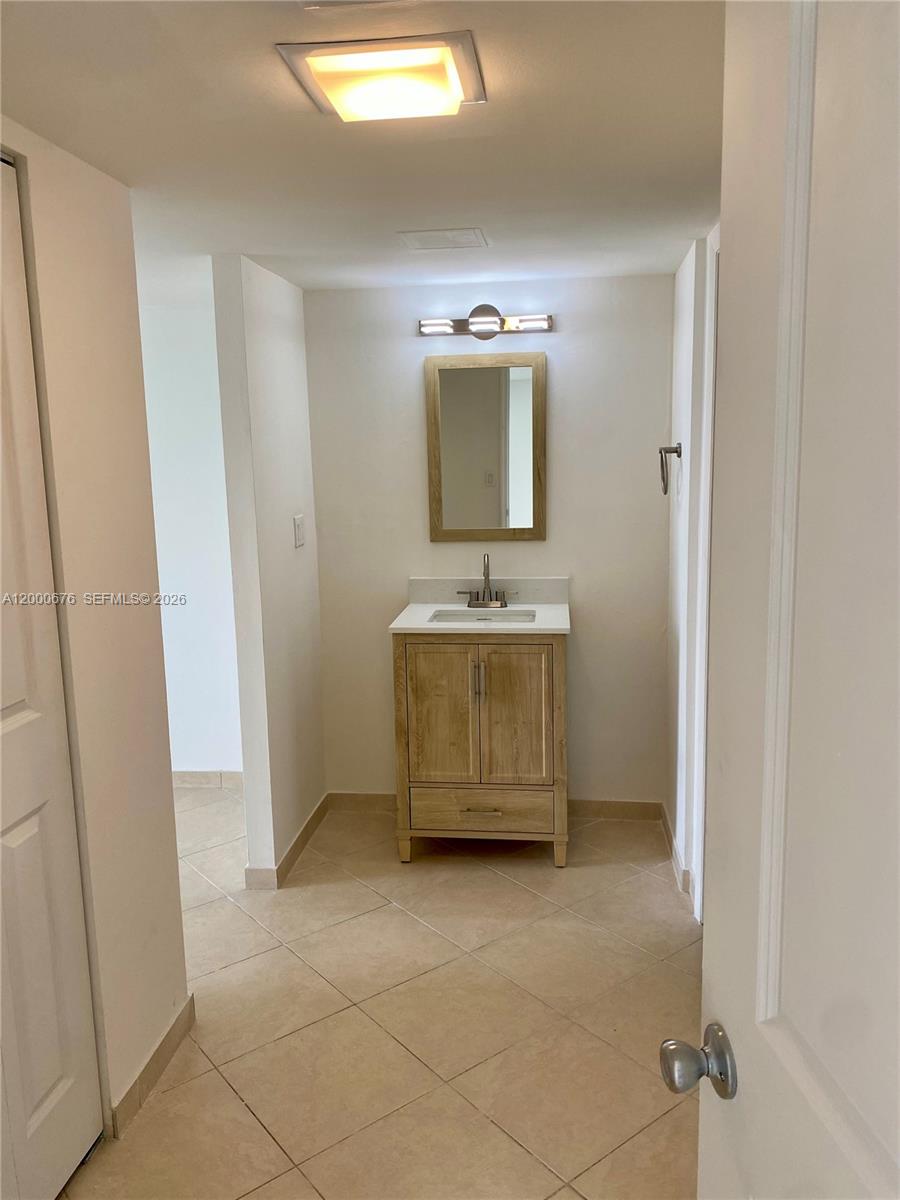 20379 W Country Club Drive Ph-40 Property Photo 10