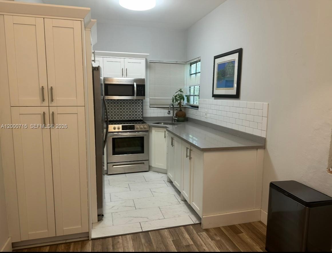 A12000715 Property Photo 2