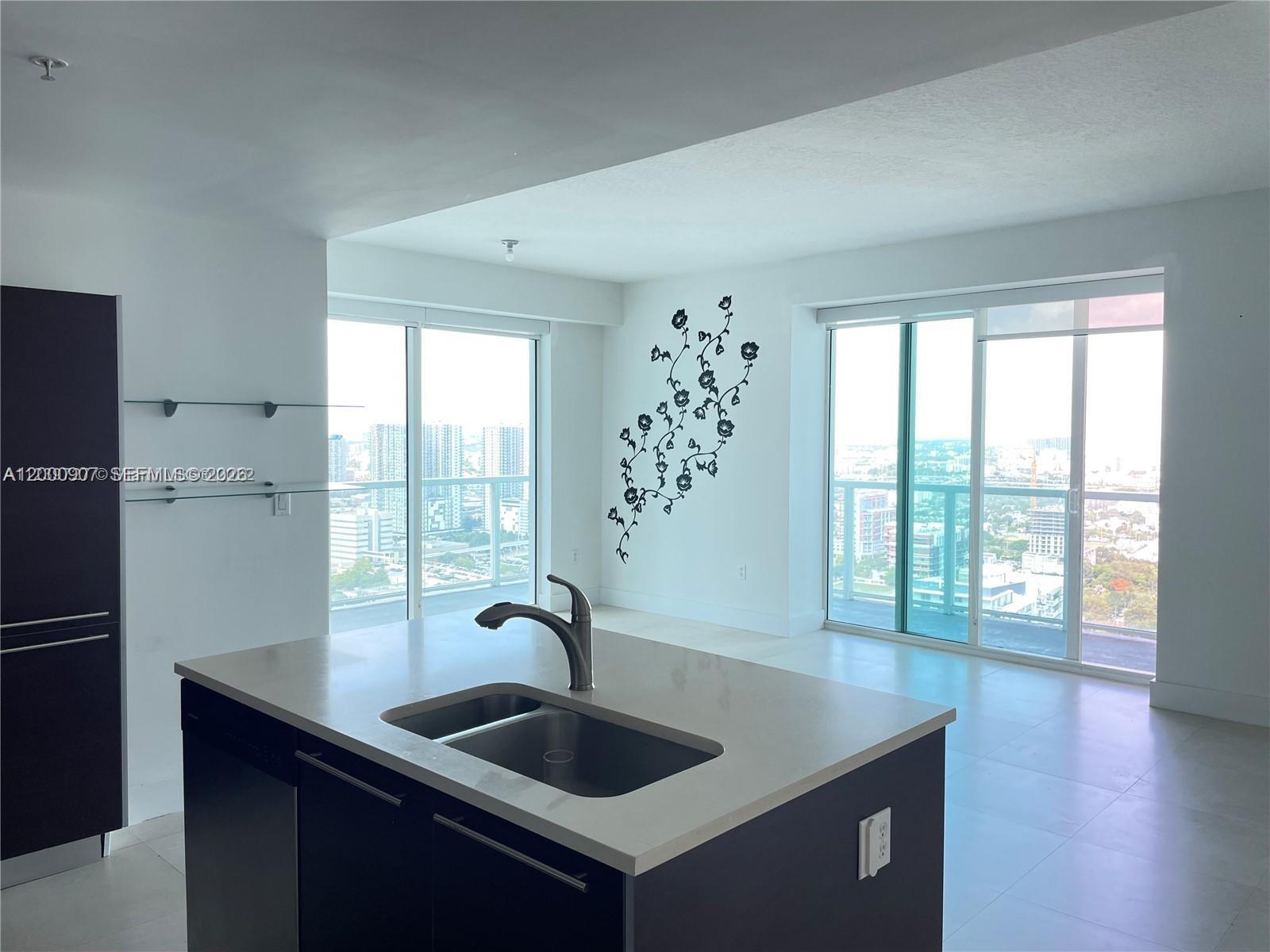 1900 N Bayshore Drive 3311 Property Photo 1