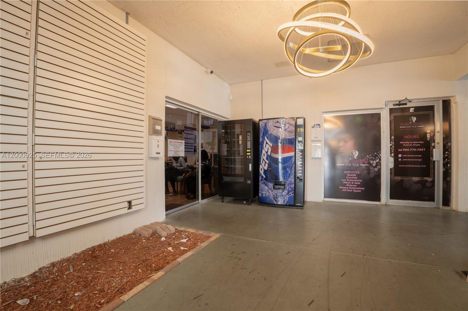 6115 Miramar Parkway Property Photo 2
