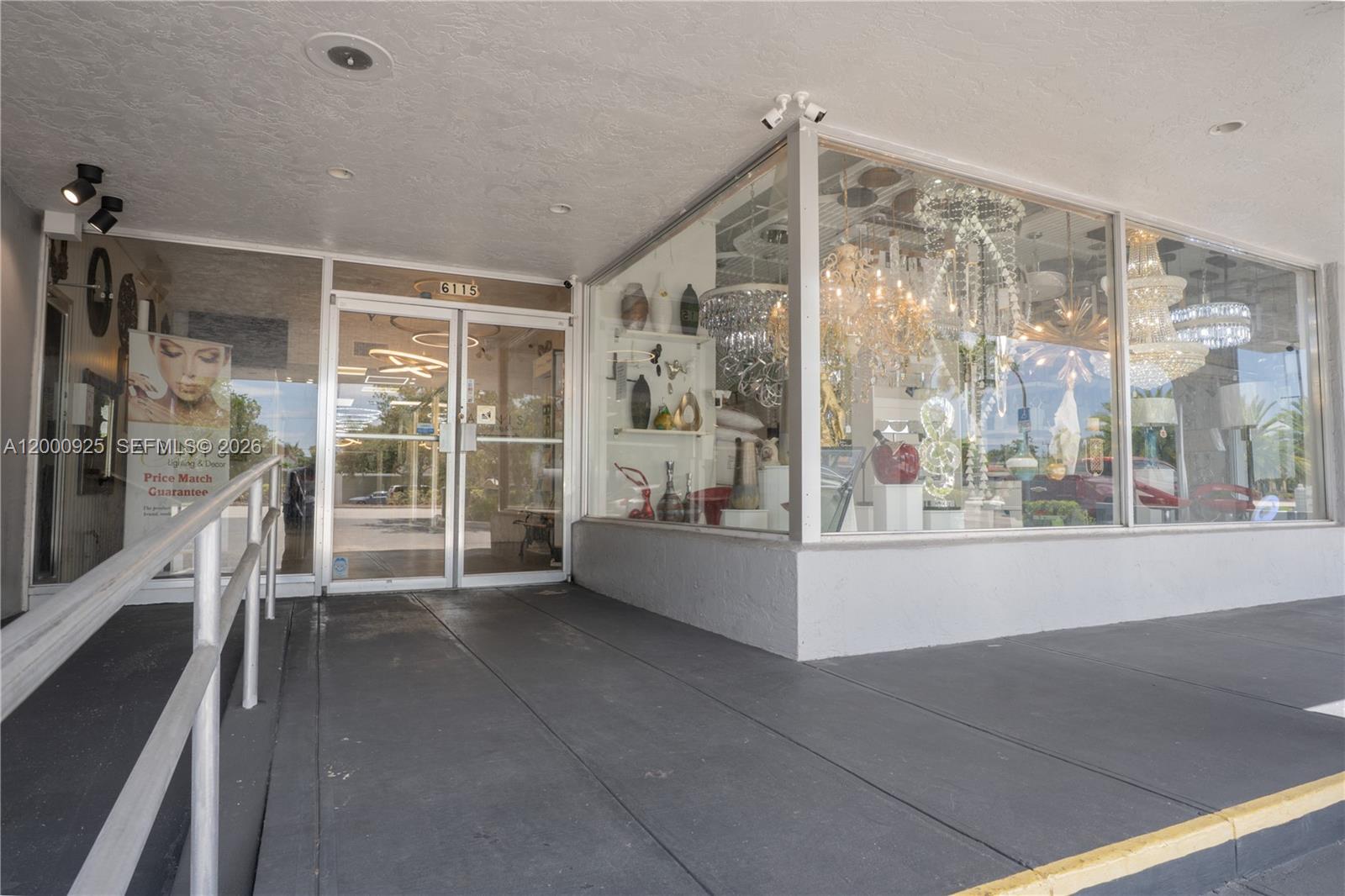 6115 Miramar Parkway Property Photo 12