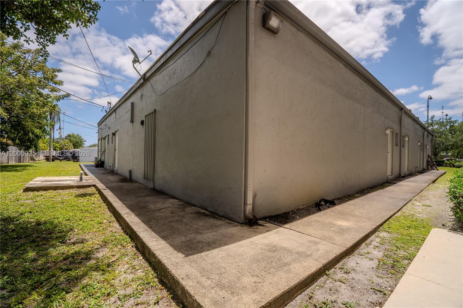 6115 Miramar Parkway Property Photo 25