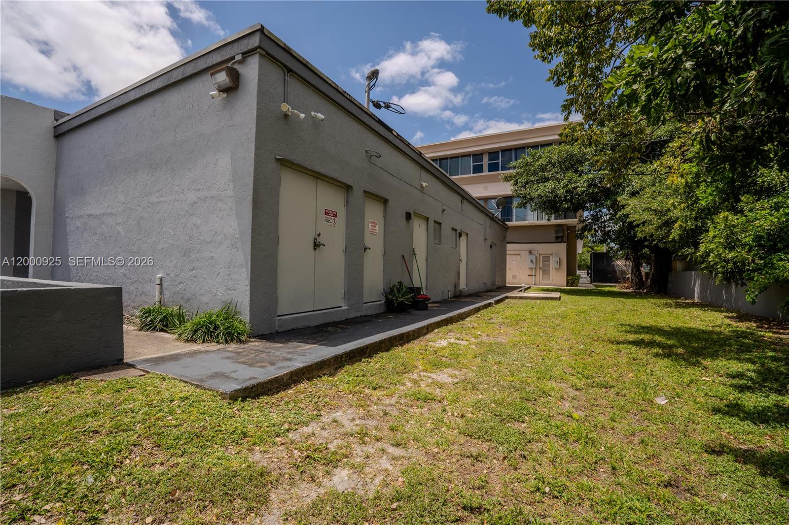 6115 Miramar Parkway Property Photo 26