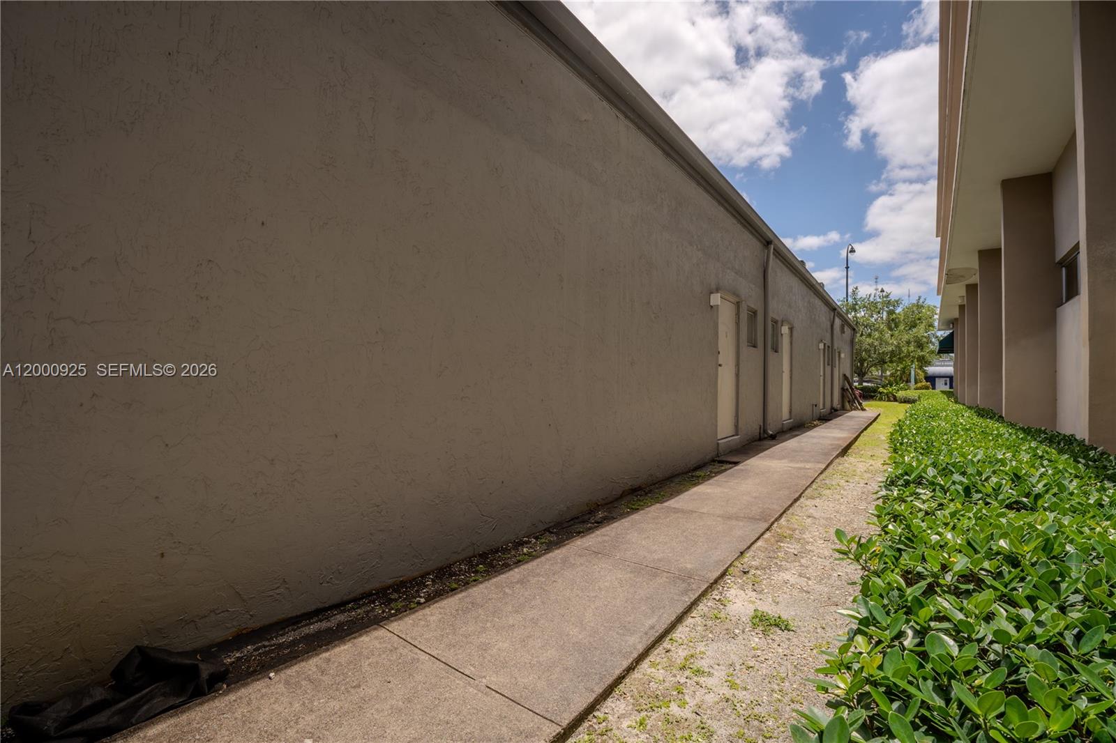 6115 Miramar Parkway Property Photo 27