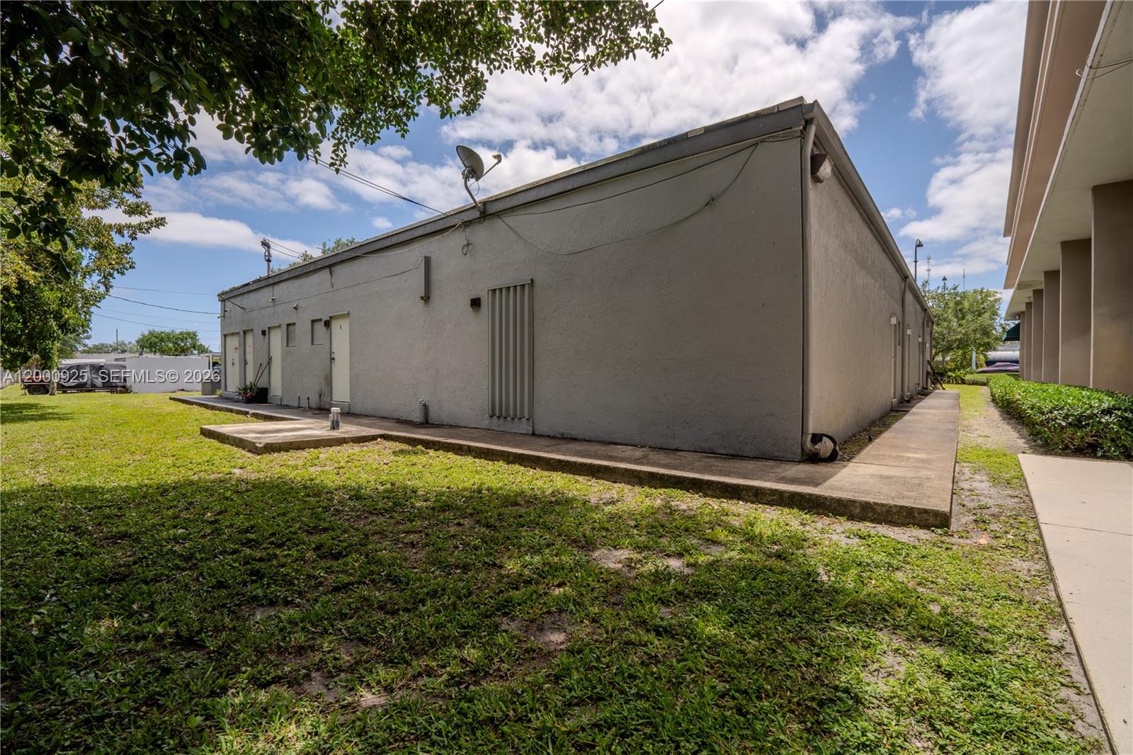6115 Miramar Parkway Property Photo 29
