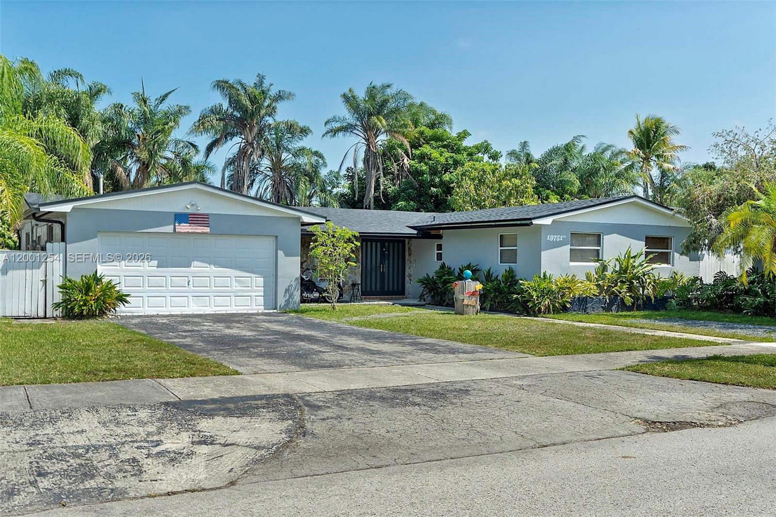 19751 Sw 84th Avenue Property Photo 1