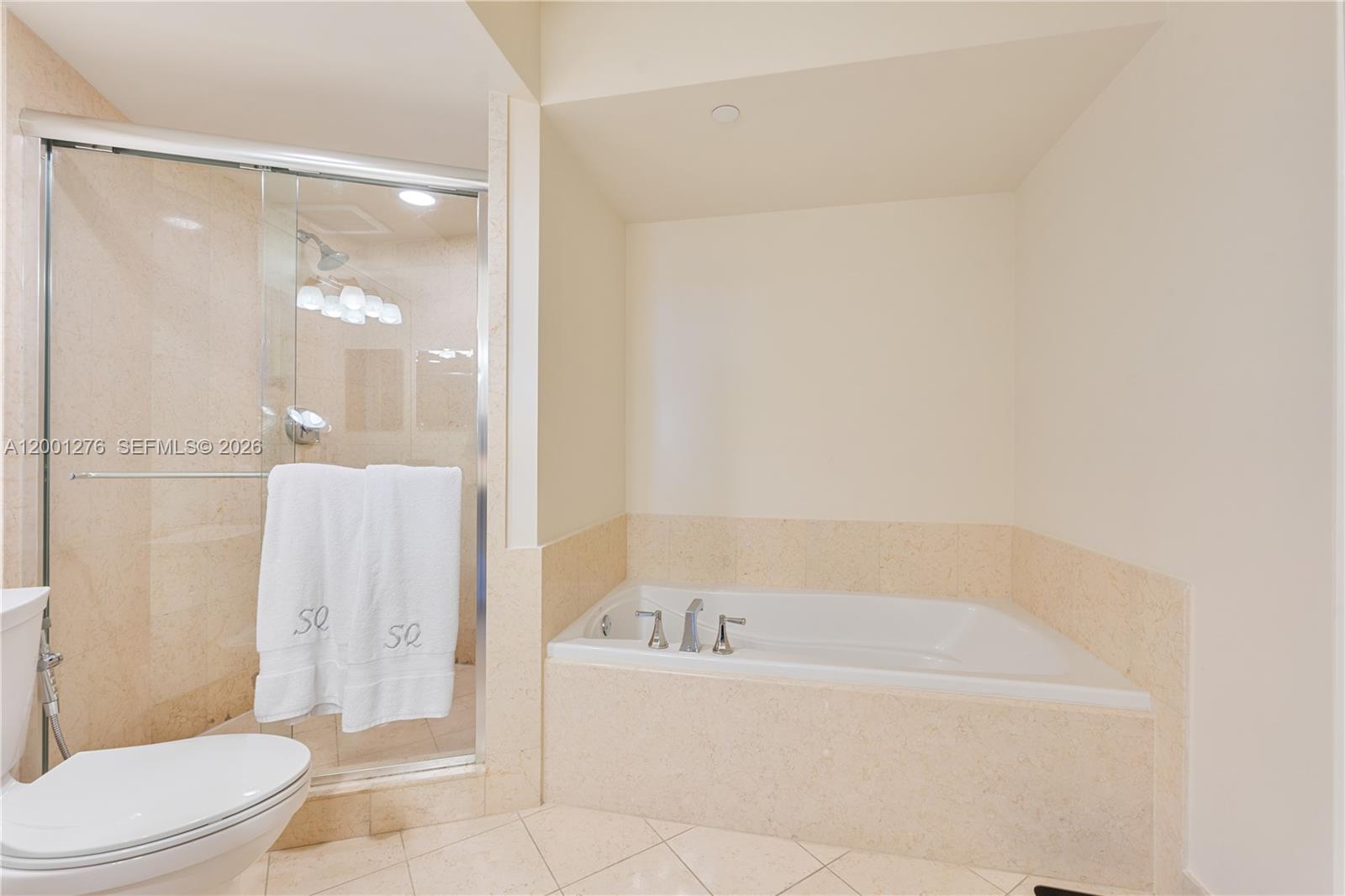 20000 E Country Club Drive 610 Property Photo 24