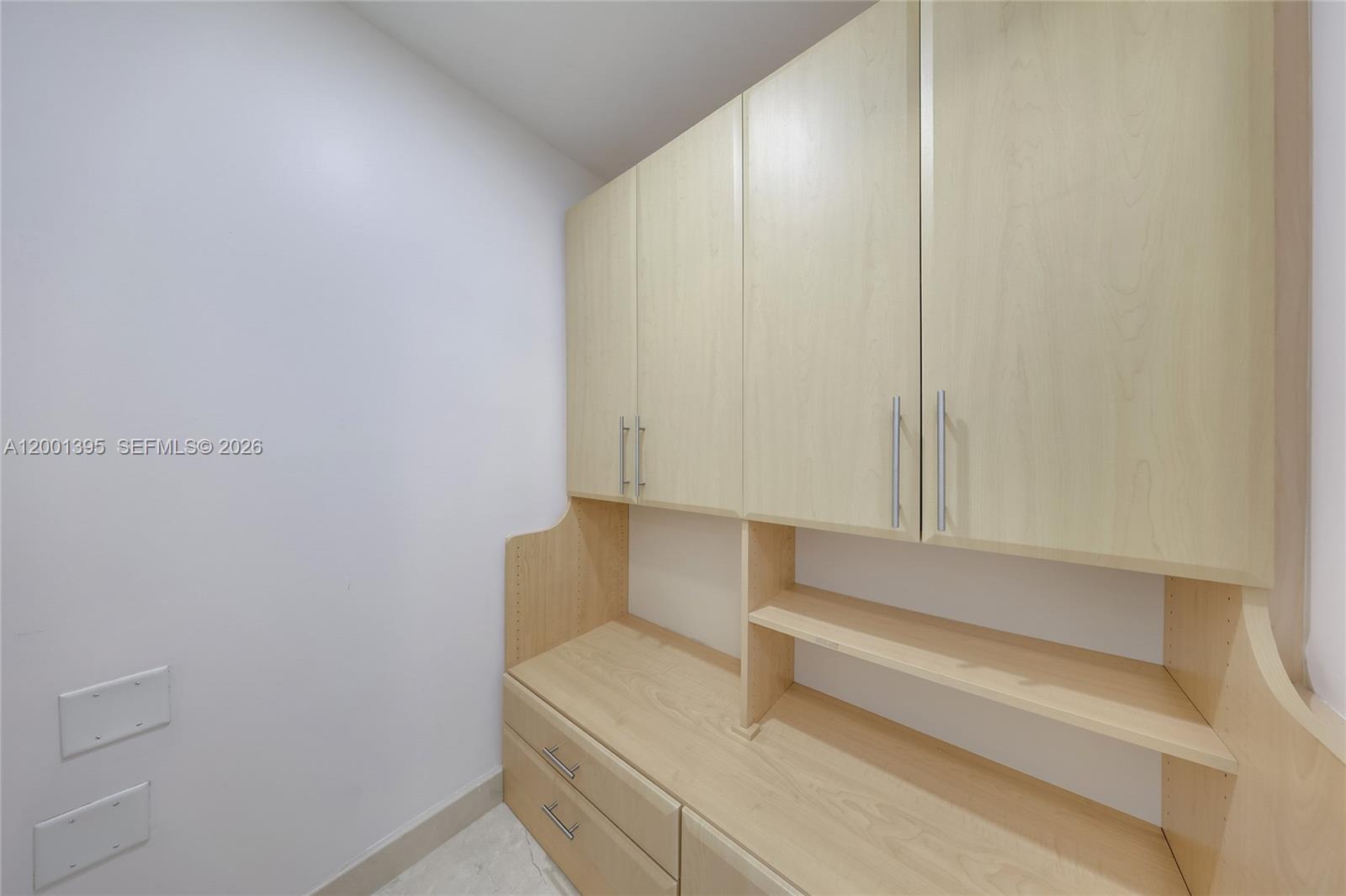 3131 Ne 188th Street 1-808 Property Photo 17