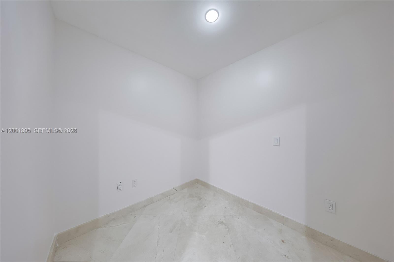 3131 Ne 188th Street 1-808 Property Photo 18