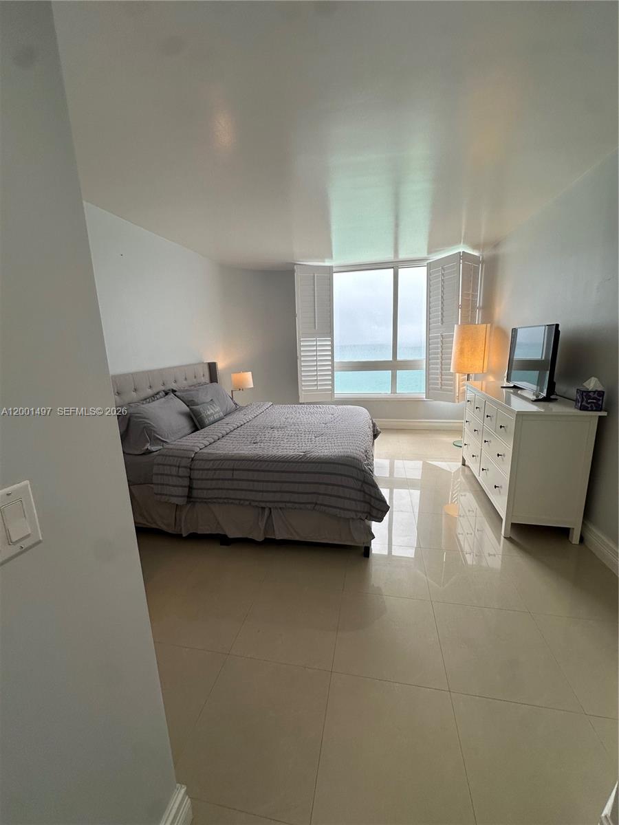 6365 Collins Avenue 1703 Property Photo 8