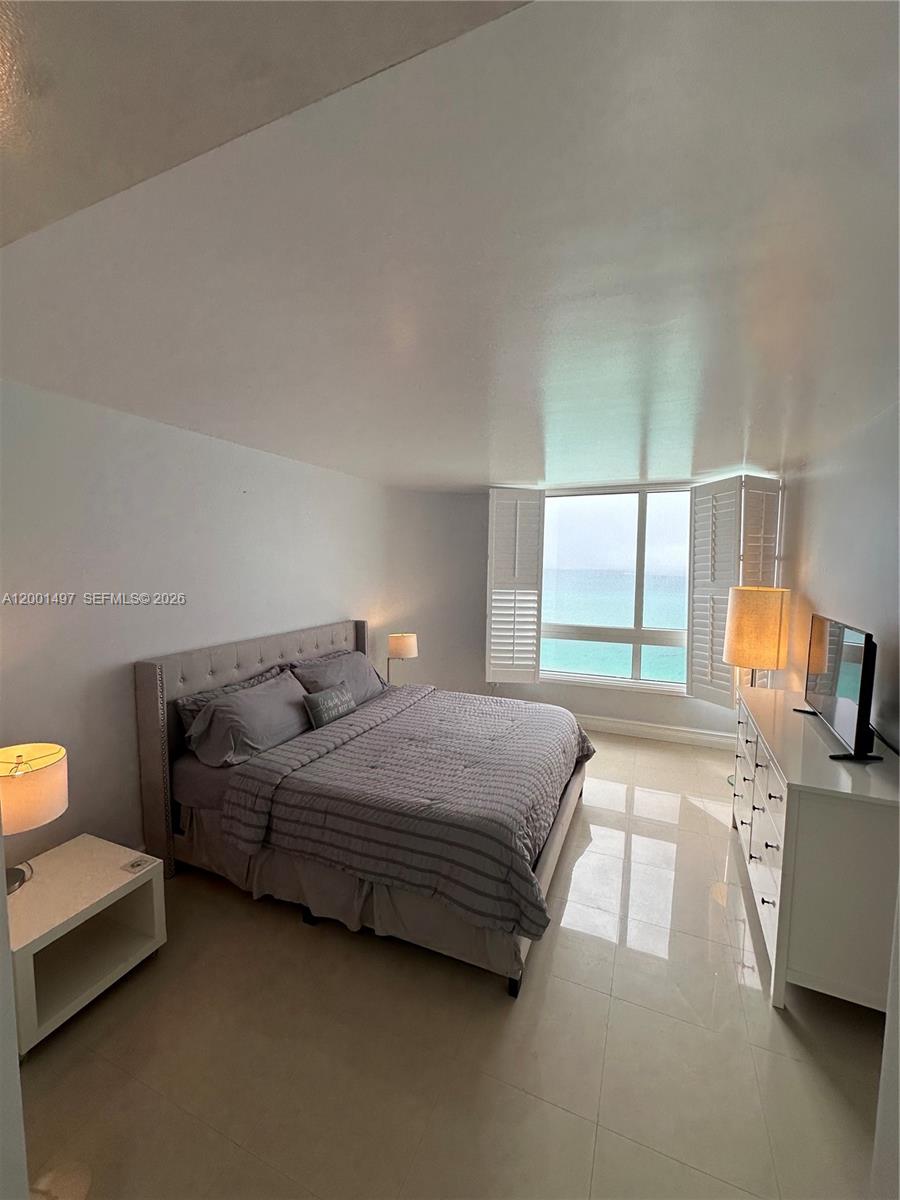 6365 Collins Avenue 1703 Property Photo 9