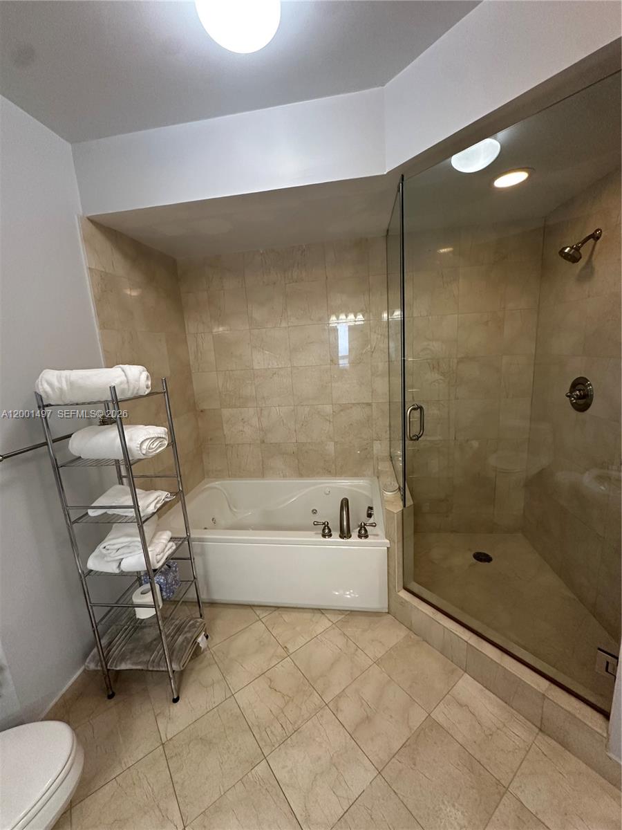 6365 Collins Avenue 1703 Property Photo 11