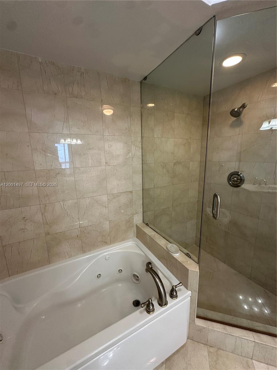 6365 Collins Avenue 1703 Property Photo 12