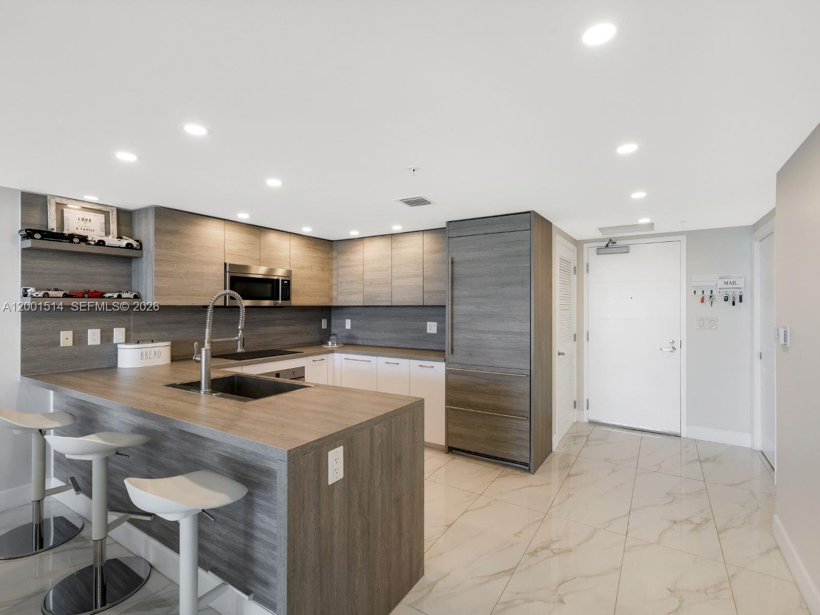 400 Sunny Isles Boulevard 1416 Property Photo 8