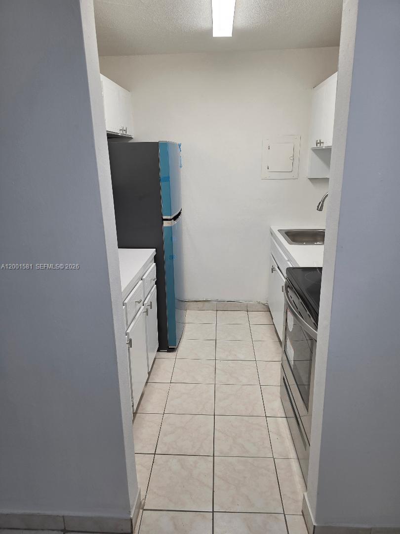 677 Sw 9th Avenue 205 Property Photo 10