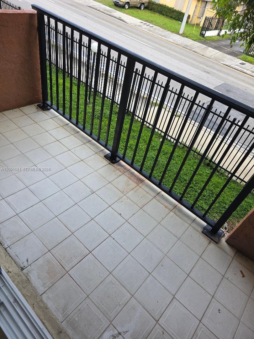 677 Sw 9th Avenue 205 Property Photo 23