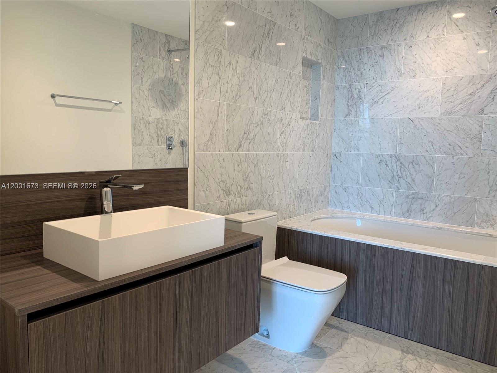 1000 Brickell Plaza 3904 Property Photo 11
