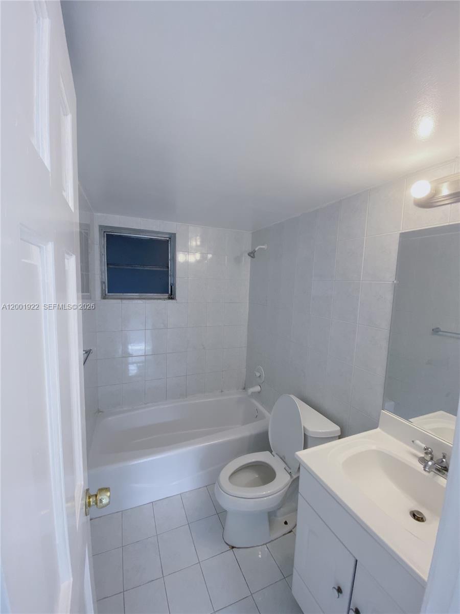 870 Nw 87th Avenue 110 Property Photo 8