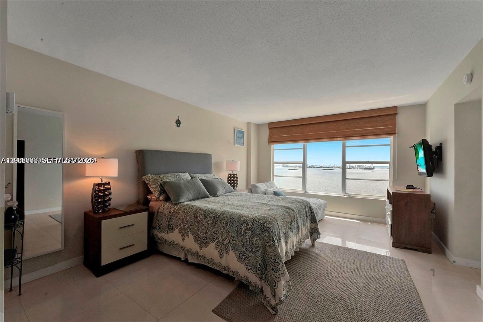11111 Biscayne Boulevard 18e Property Photo 4