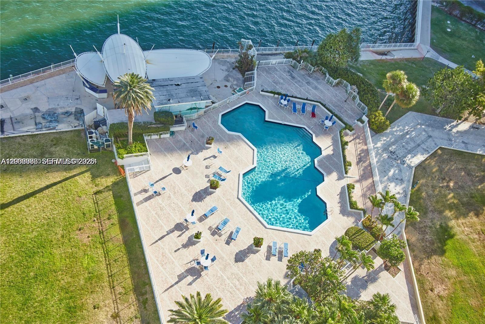 11111 Biscayne Boulevard 18e Property Photo 12