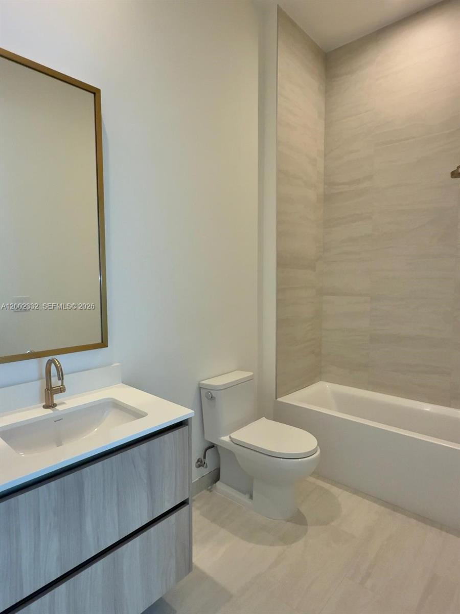 77 Se 5th Street 1010 Property Photo 12
