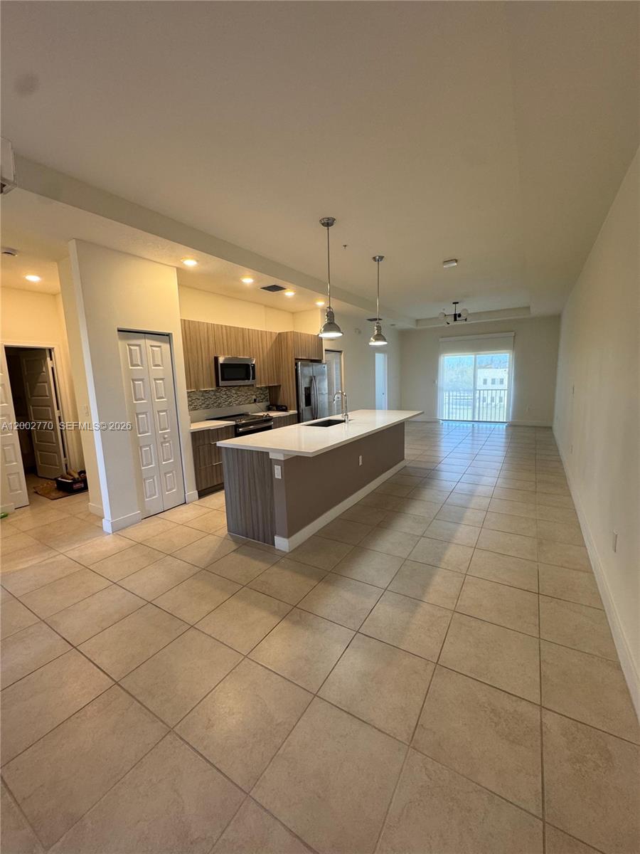 A12002770 Property Photo 3