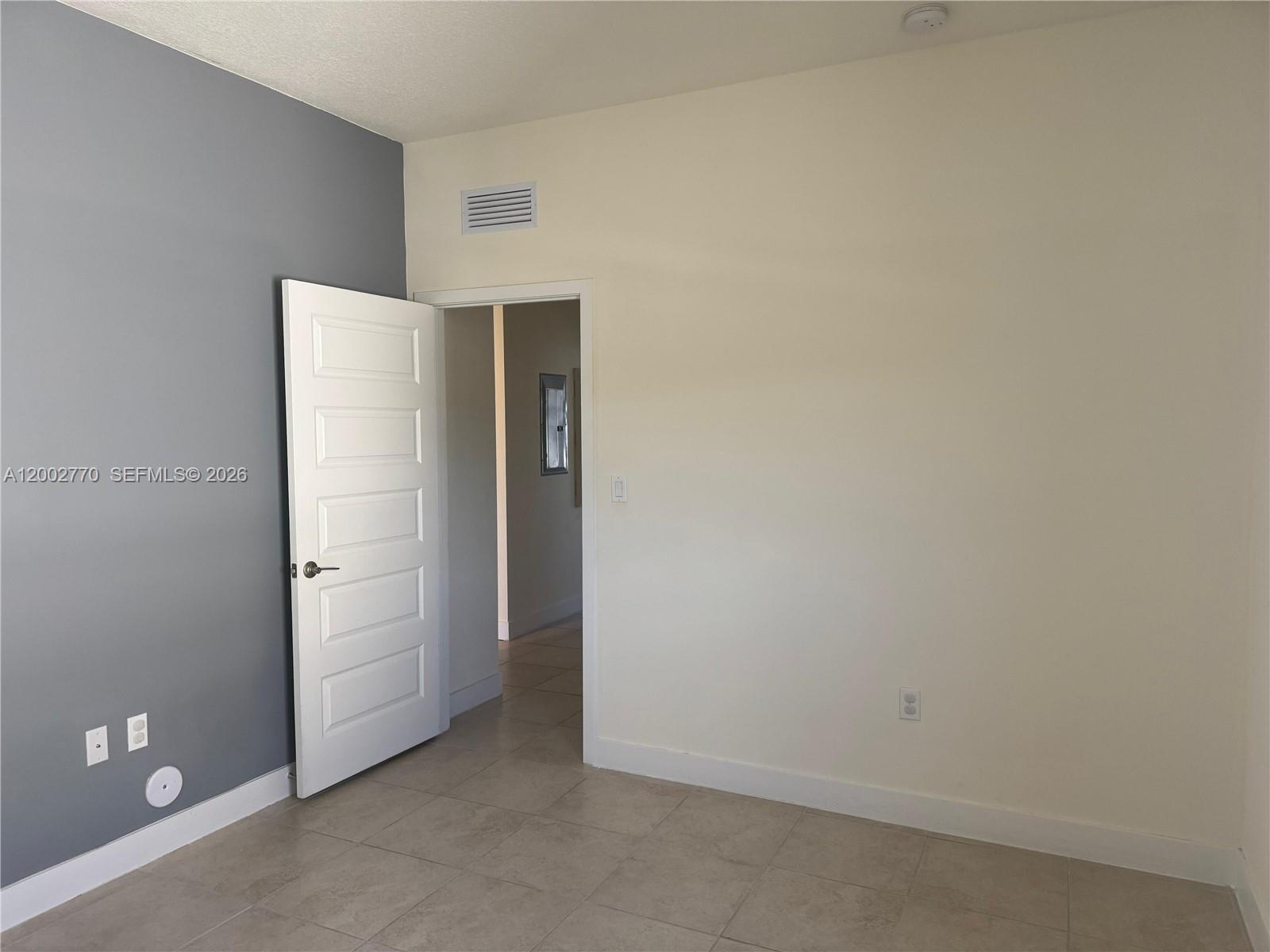A12002770 Property Photo 5