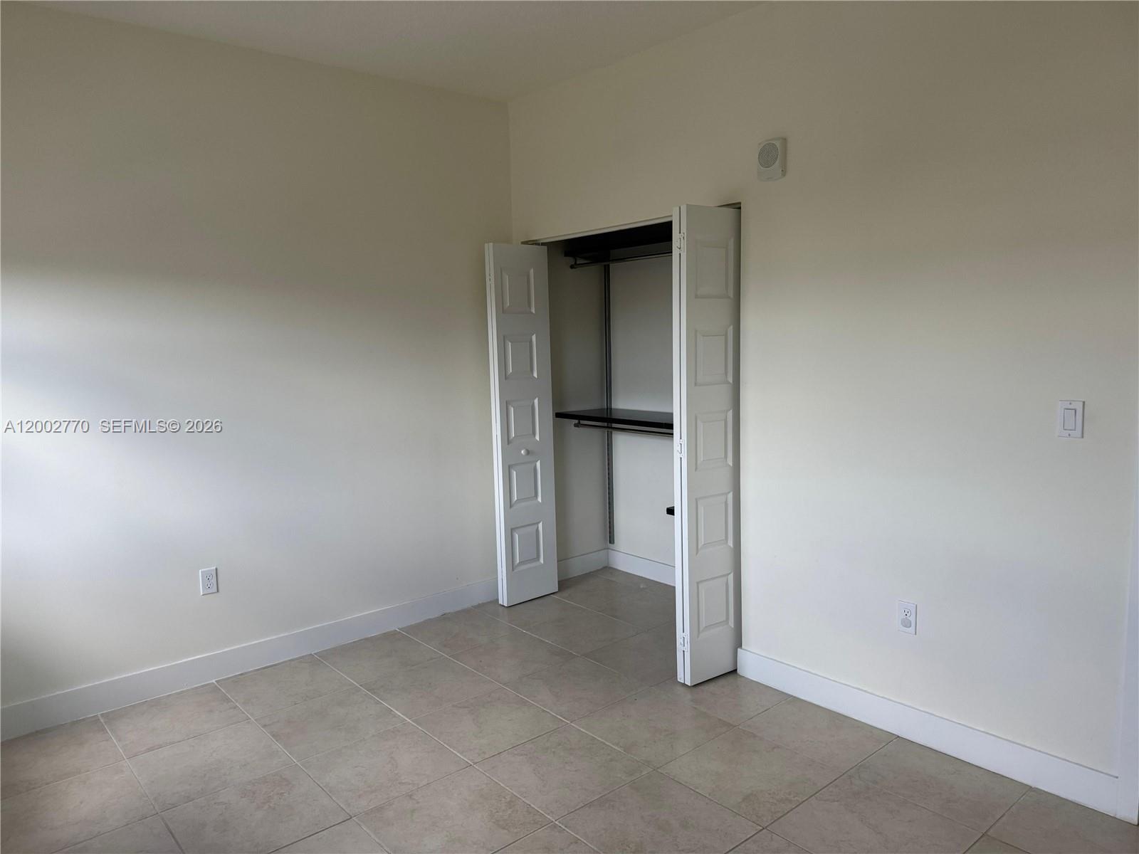 A12002770 Property Photo 7