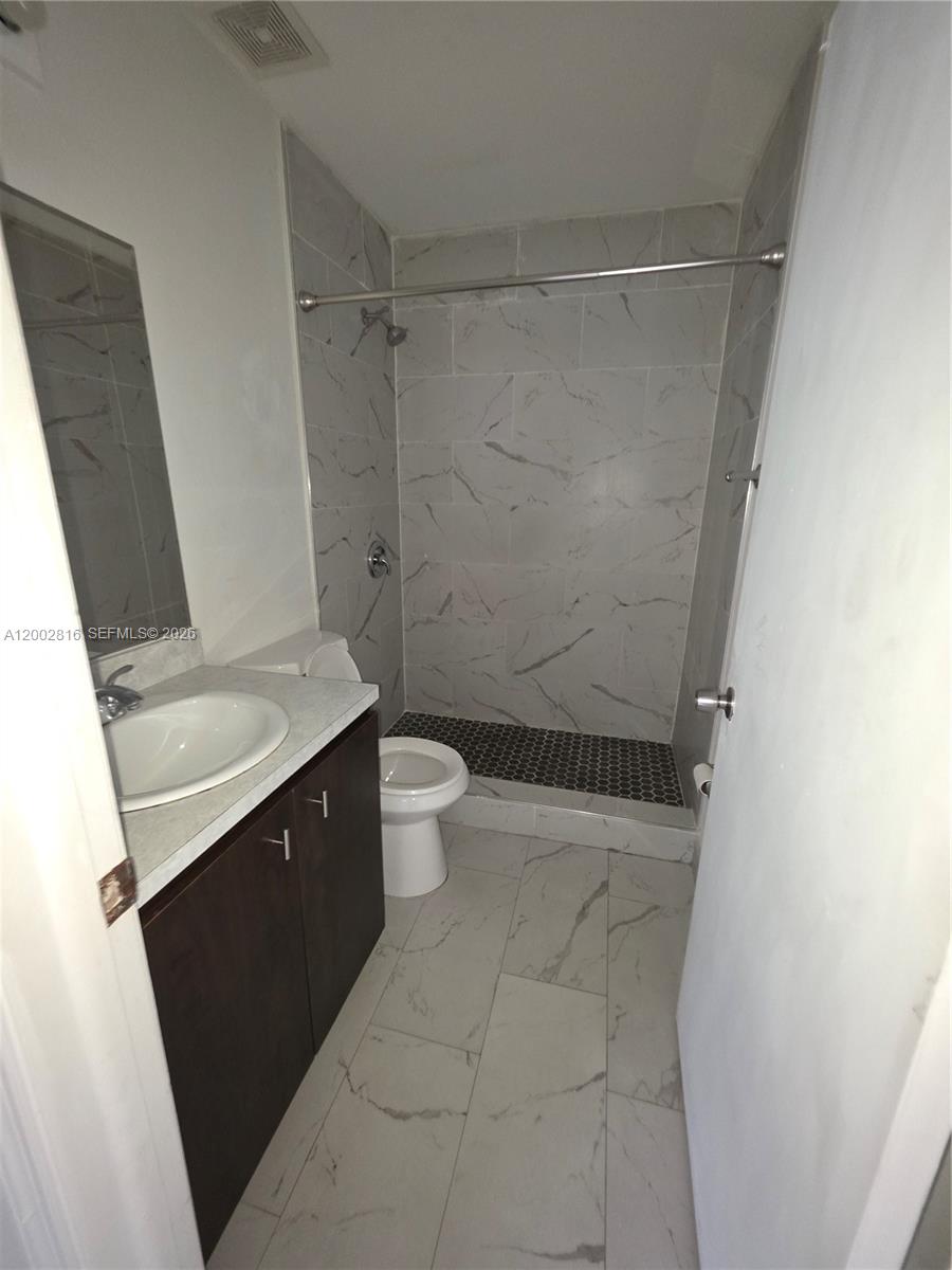 A12002816 Property Photo 23
