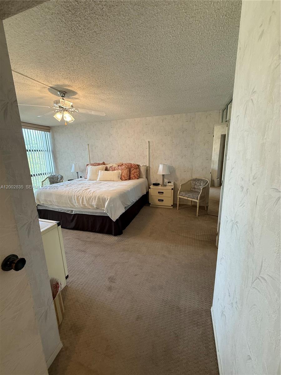1000 Parkview Drive 407 Property Photo 10