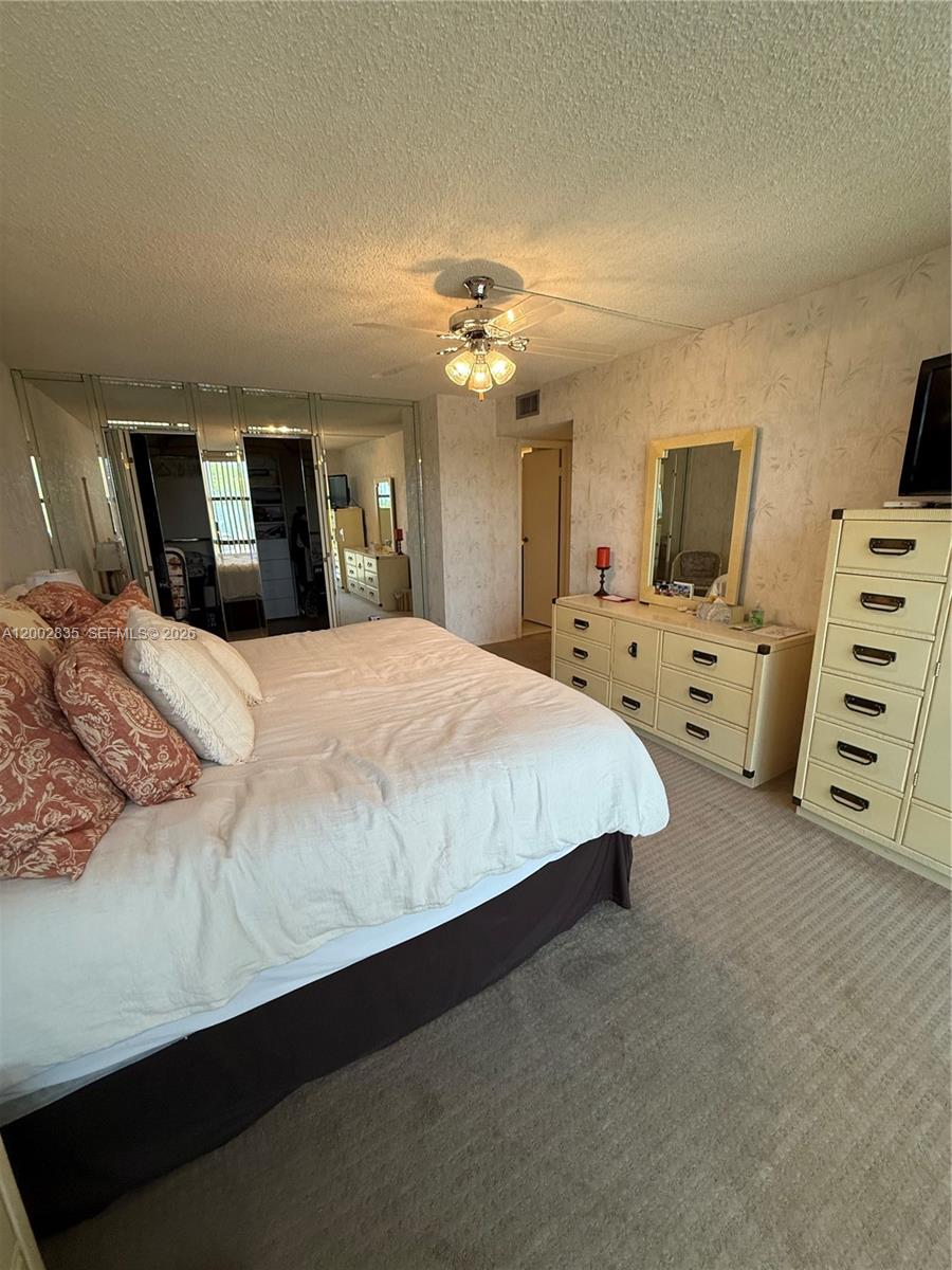 1000 Parkview Drive 407 Property Photo 14