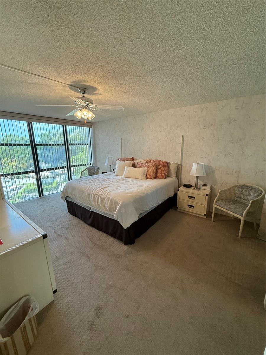 1000 Parkview Drive 407 Property Photo 15