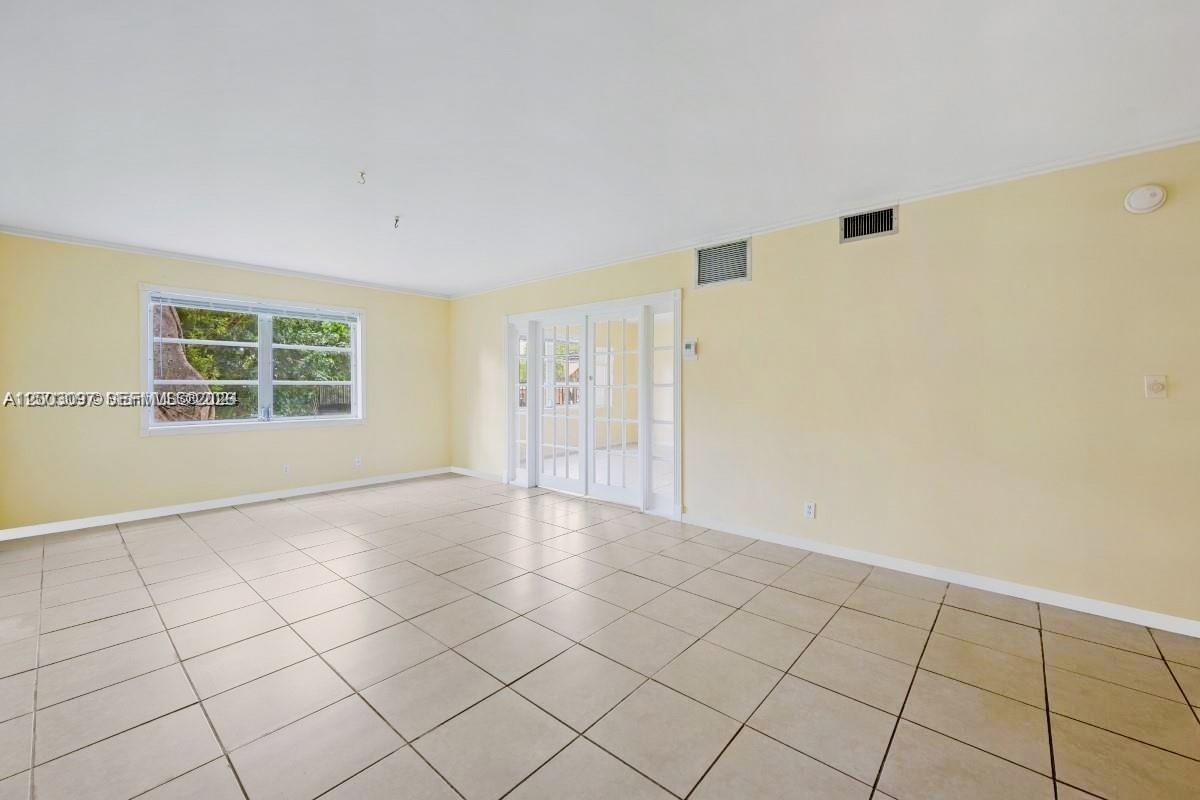 124 Ne 19th Court 114b Property Photo 6