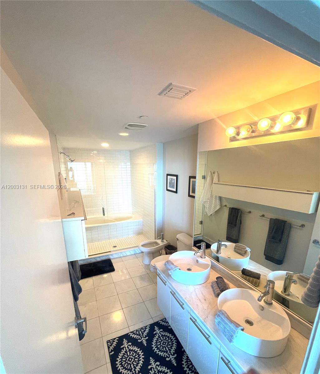 888 Biscayne Boulevard 4310 Property Photo 35