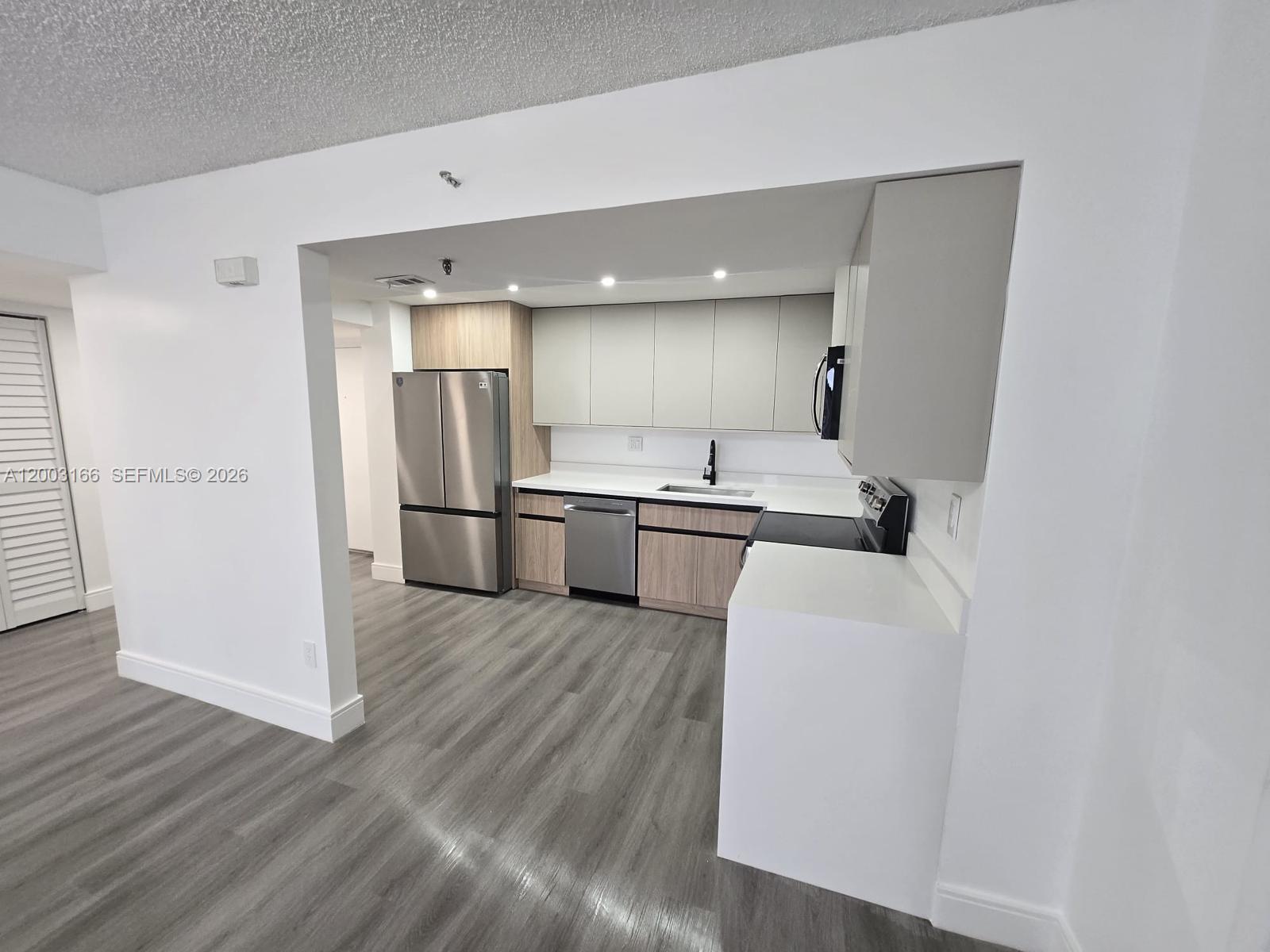 20840 San Simeon Way 601 Property Photo 2