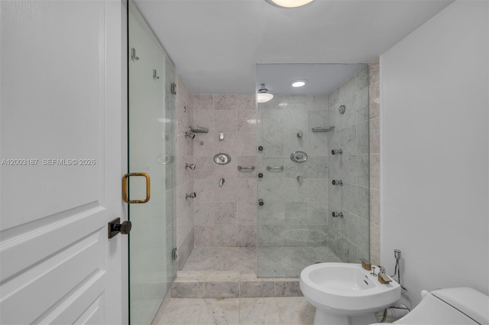 881 Ocean Drive 3e Property Photo 23