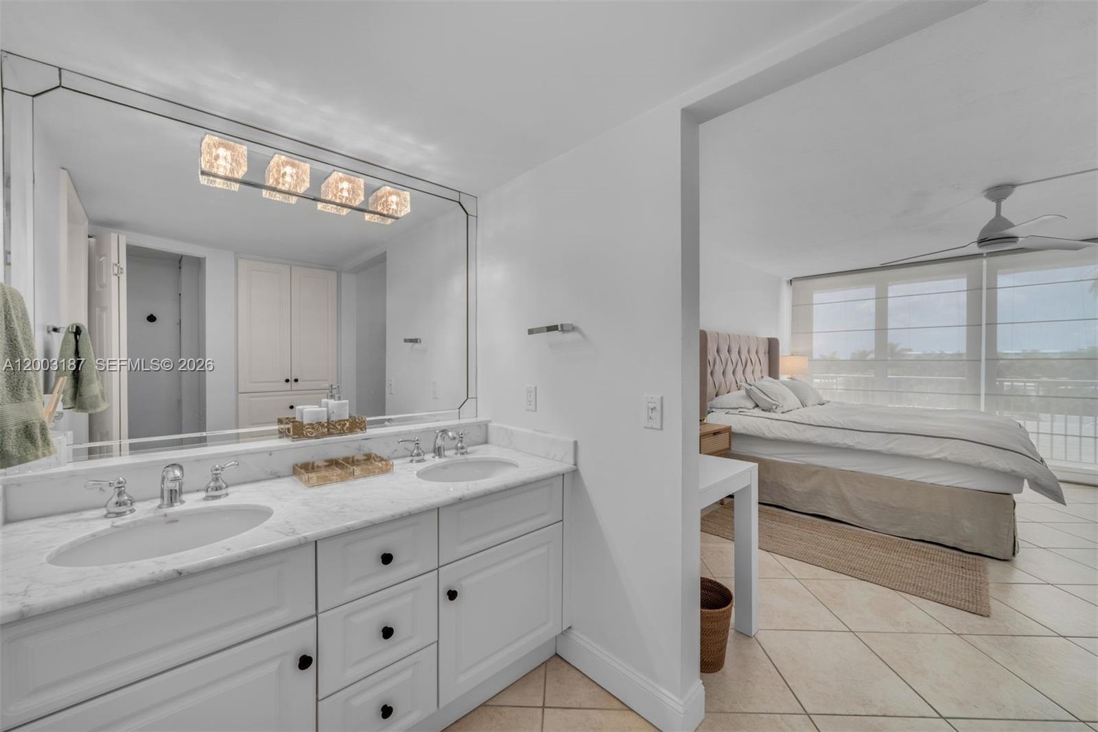 881 Ocean Drive 3e Property Photo 24