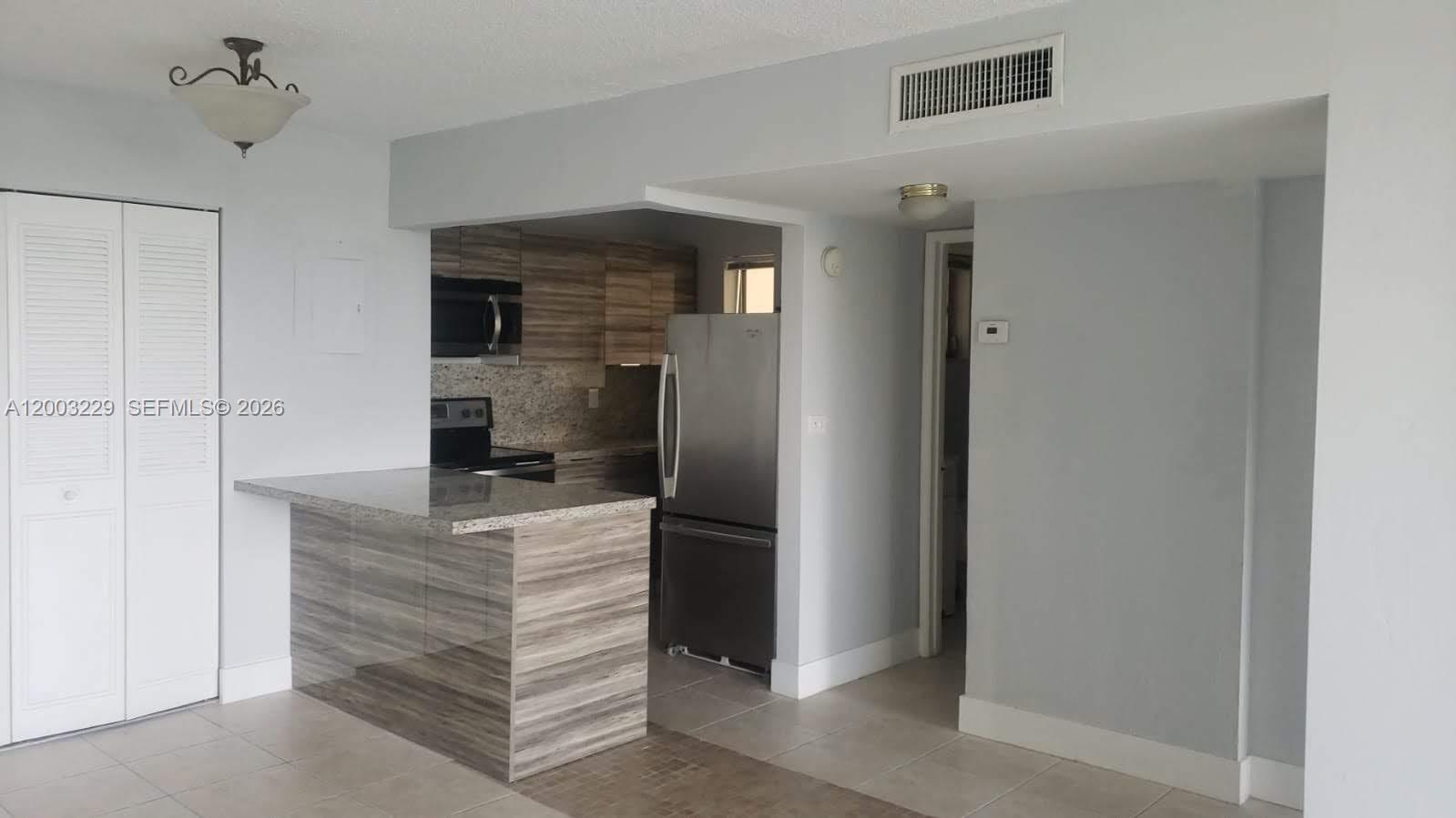 8840 Fontainebleau Boulevard 402 Property Photo 2