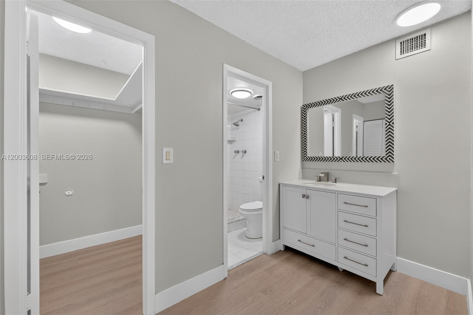 401 Golden Isles Drive 303 Property Photo 13