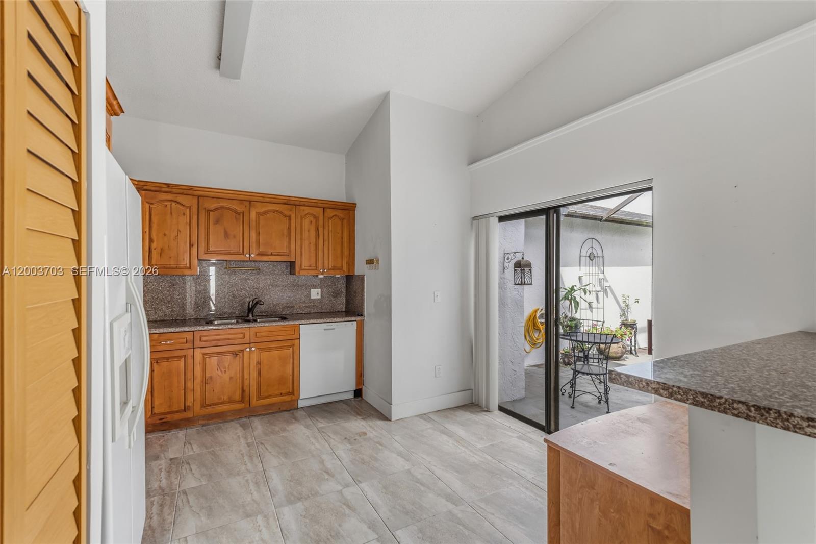 6696 Sw 152nd Place 27-96 Property Photo 12