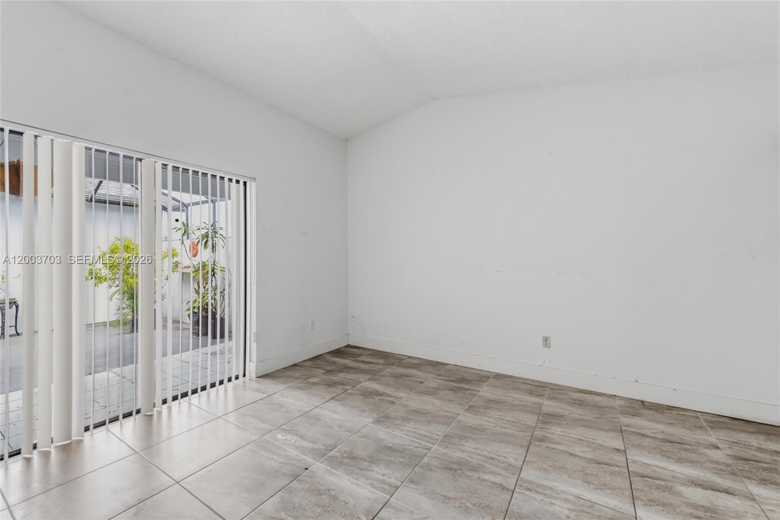 6696 Sw 152nd Place 27-96 Property Photo 18