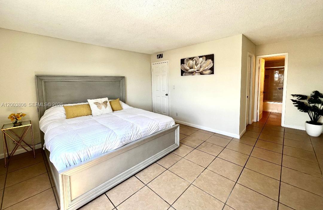 401 Golden Isles Drive 1011 Property Photo 18