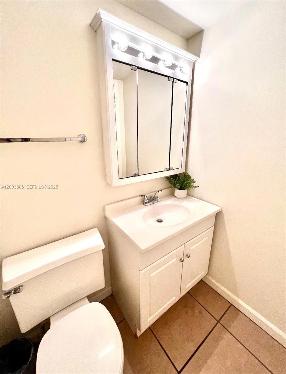 401 Golden Isles Drive 1011 Property Photo 28